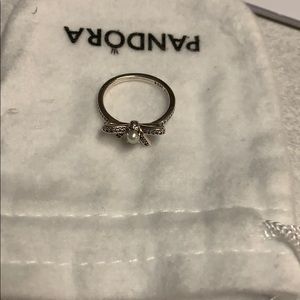 Size 7 bow pandora ring
